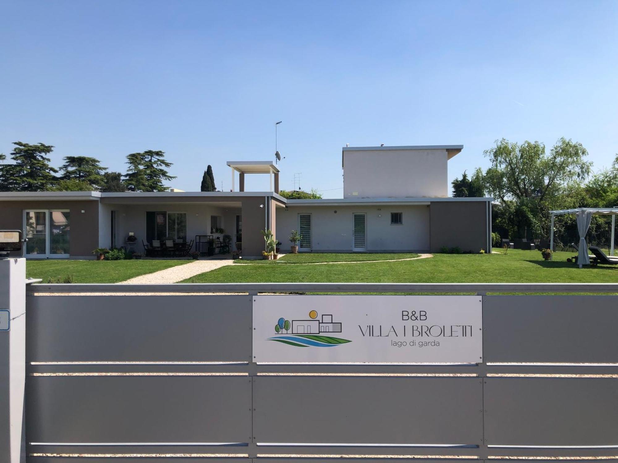 I Broletti Del Garda Hotel Pacengo Di Lazise Exterior photo