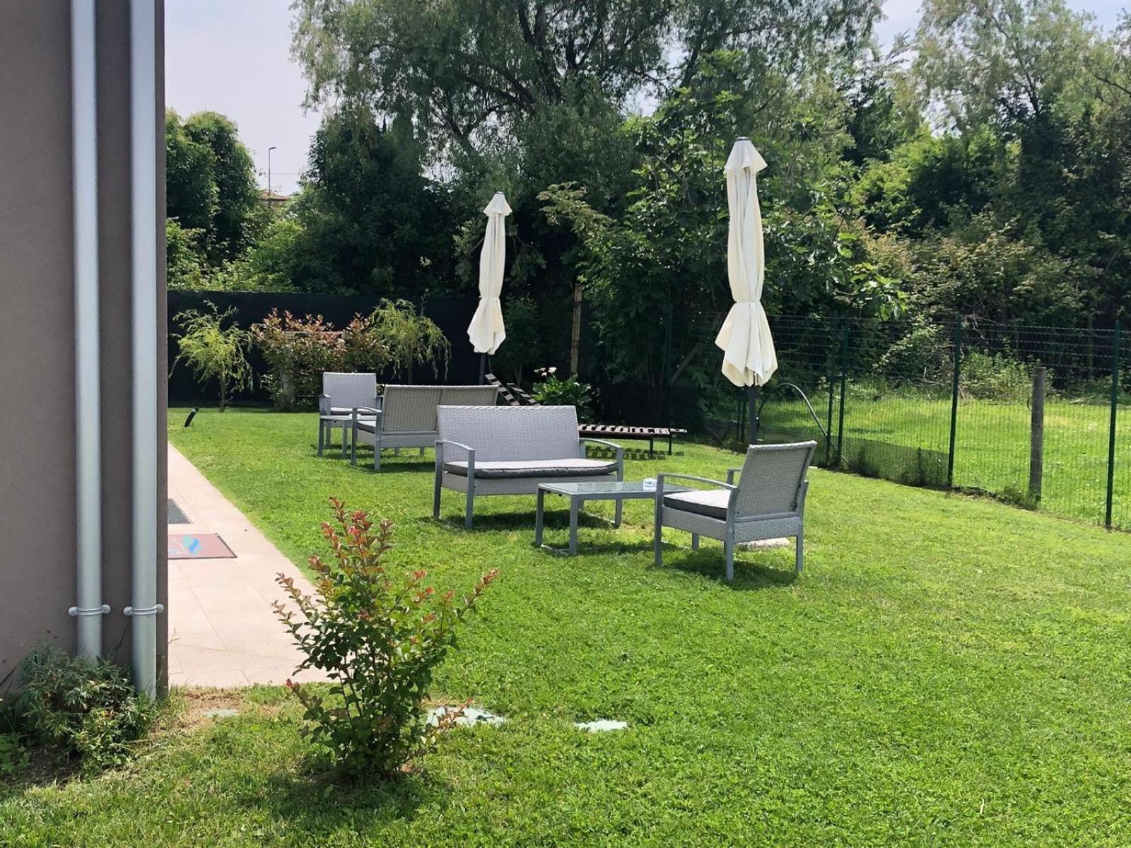 I Broletti Del Garda Hotel Pacengo Di Lazise Exterior photo